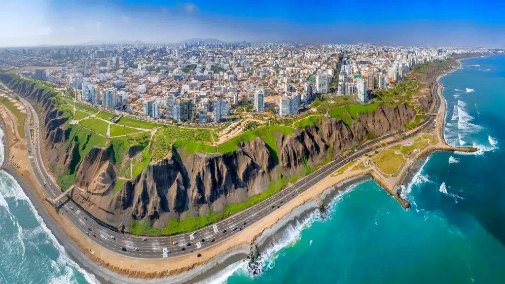 The cliffs of Miraflores and the Pacific coast in Lima