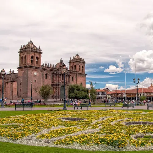 Flight from Lima to Cusco and Visit a Traditional Textile Centre - Image 3