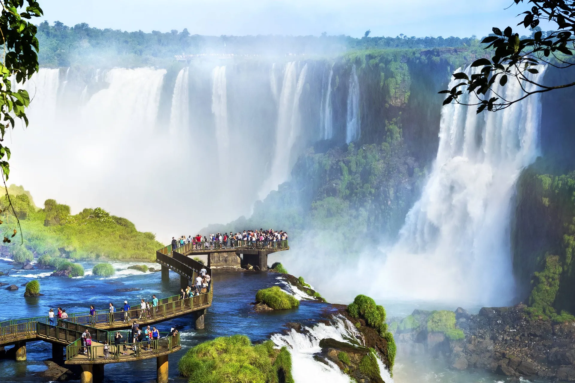 Half-Day Brazilian Falls Tour and The Rafain Show - Image 3