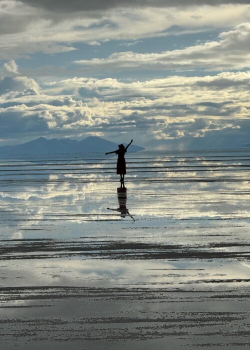 Uyuni: The Mirror of the Sky – Bolivia’s Dazzling Salt Flats Uyuni: The Mirror of the Sky – Bolivia’s Dazzling Salt Flats