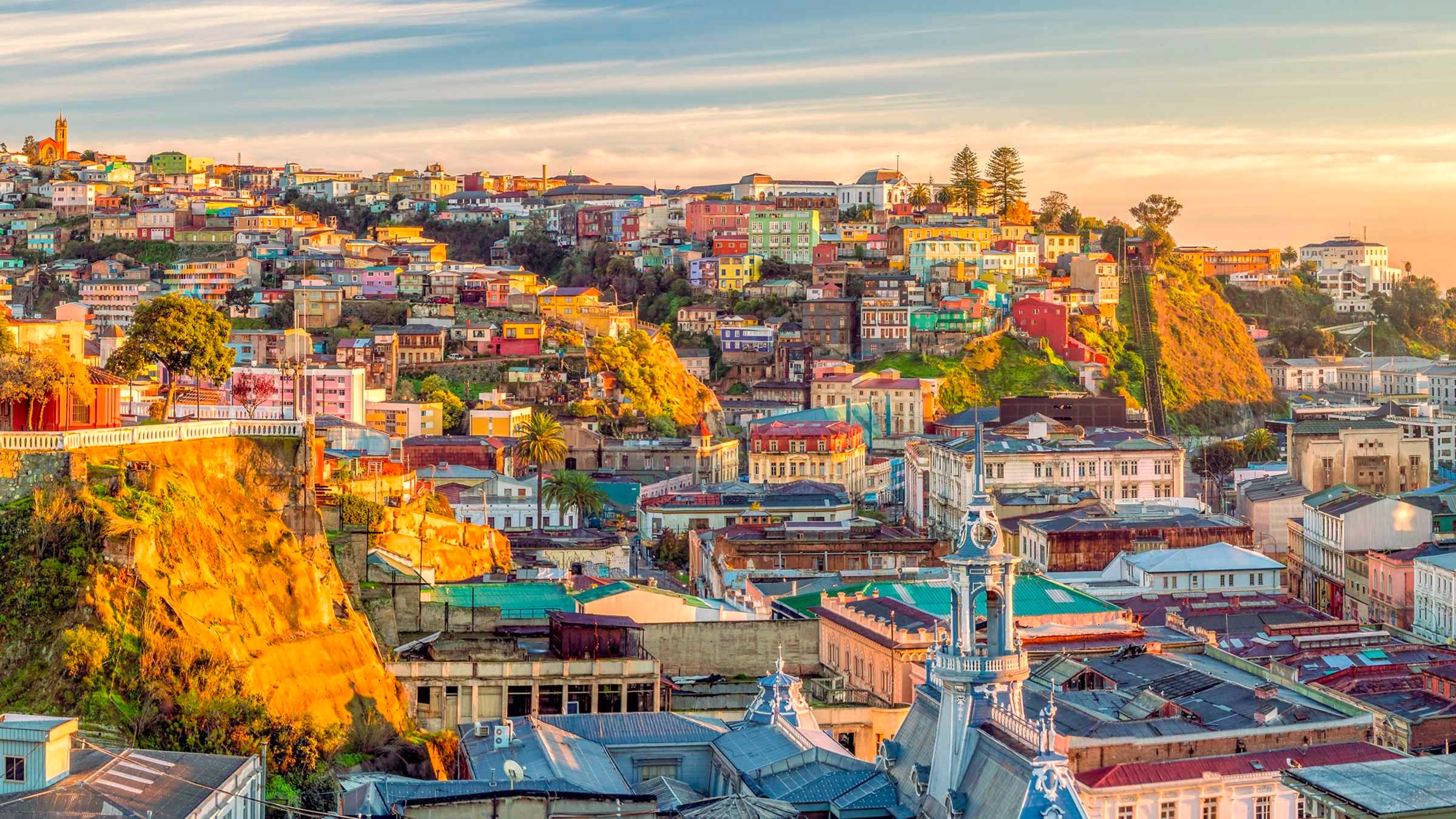 Transfer to Valparaiso & Graffiti Tour - Image 3